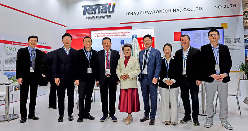 تهانينا الحارة لرئيس شركة TENAU ELEVATOR (CHINA) Co., Ltd. كونفا بو، والرئيس Aizhu Yang، ومدير التسويق الخارجي Congcong Sun وممثلي الأقسام الآخرين للمشاركة في معرض Elevator الدولي في أوغسبورغ، ألمانيا.